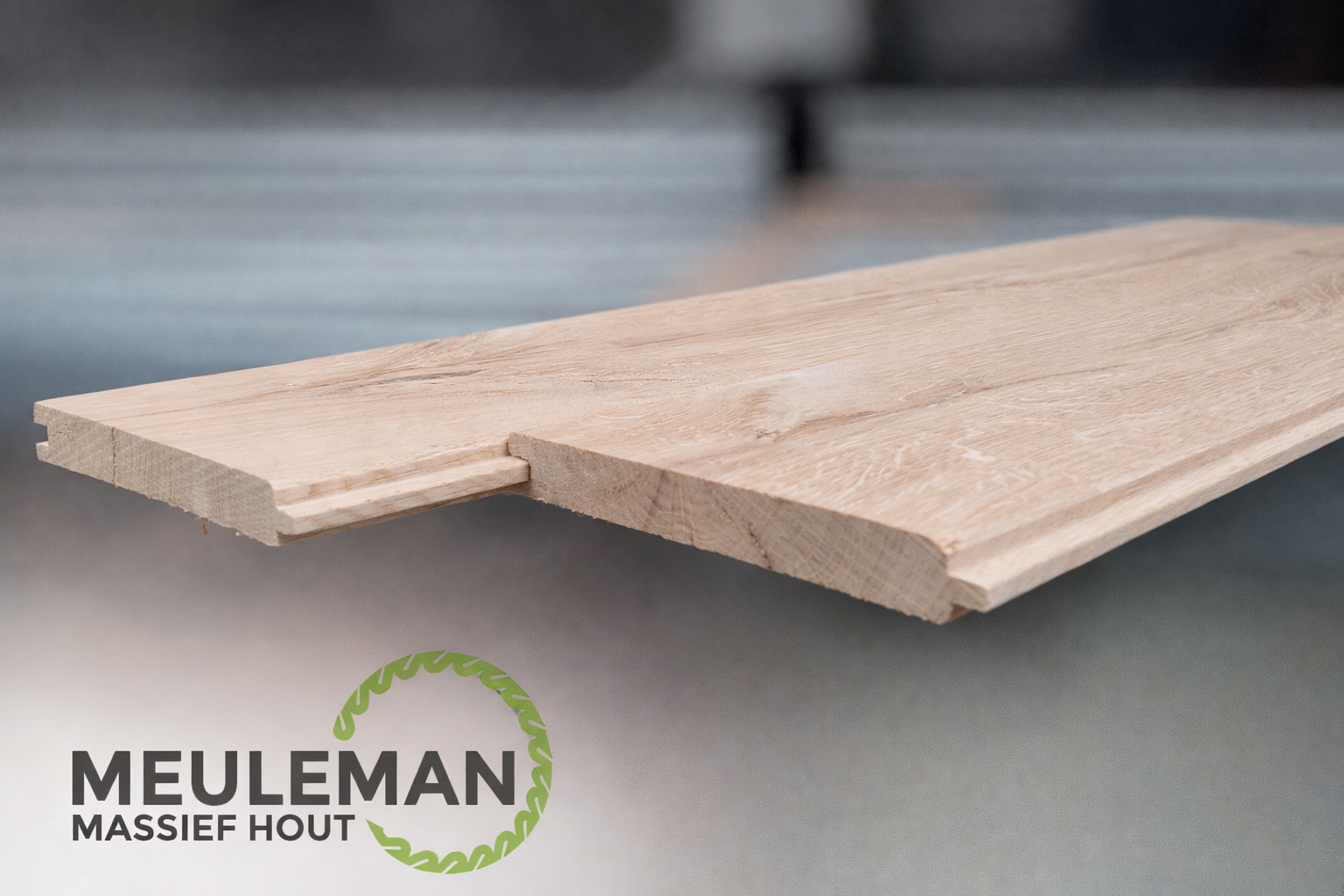 Eiken plank met veer en groef